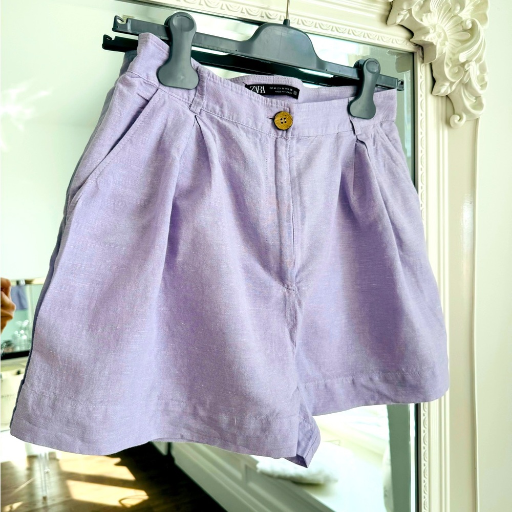 Zara Shorts in size M